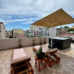 Center Gem With Jacuzzi & Terrace Durrës