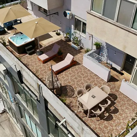 Center Gem With Jacuzzi & Terrace *