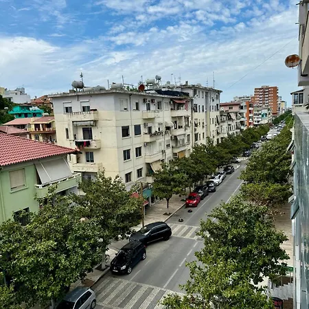 Center Gem With Jacuzzi & Terrace Durrës