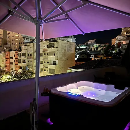 公寓 Center Gem With Jacuzzi & Terrace *