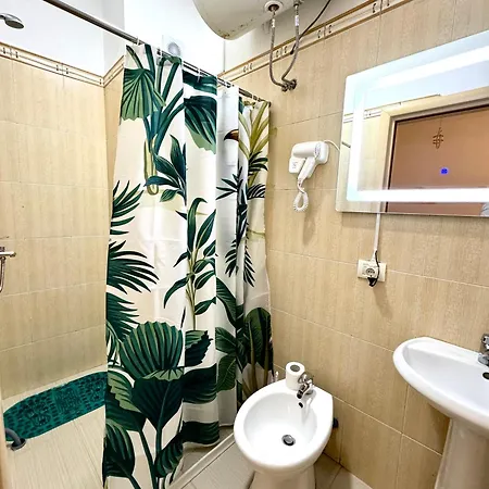 公寓 Center Gem With Jacuzzi & Terrace Durrës