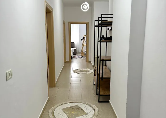 Center Gem With Jacuzzi & Terrace
