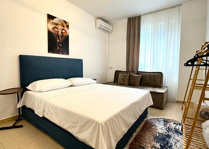 Center Gem With Jacuzzi & Terrace Apartment *