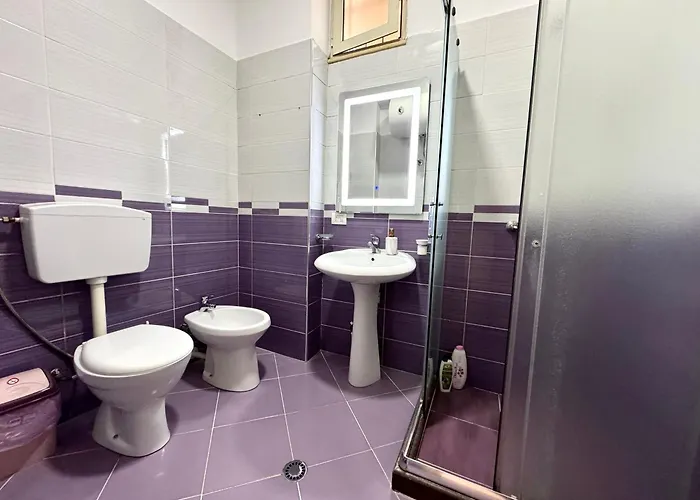 Center Gem With Jacuzzi & Terrace