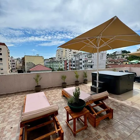 Center Gem With Jacuzzi & Terrace Durrës