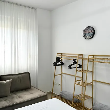 Apartment Center Gem With Jacuzzi & Terrace