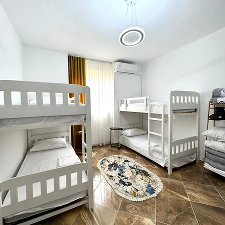 Center Gem With Jacuzzi & Terrace