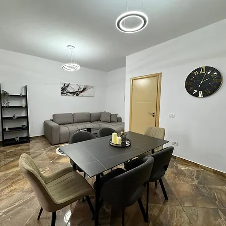 Center Gem With Jacuzzi & Terrace Apartment