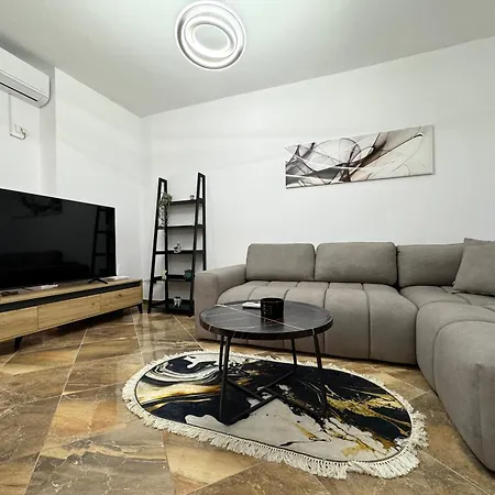 Center Gem With Jacuzzi & Terrace Apartment Durrës