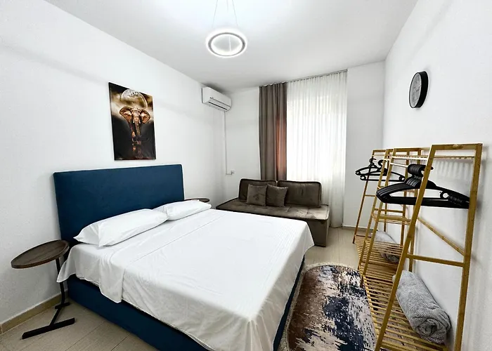 Apartment Center Gem With Jacuzzi & Terrace Durres