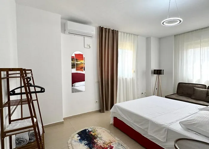 Center Gem With Jacuzzi & Terrace Durres