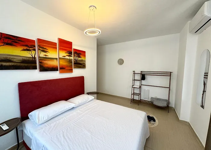 Center Gem With Jacuzzi & Terrace