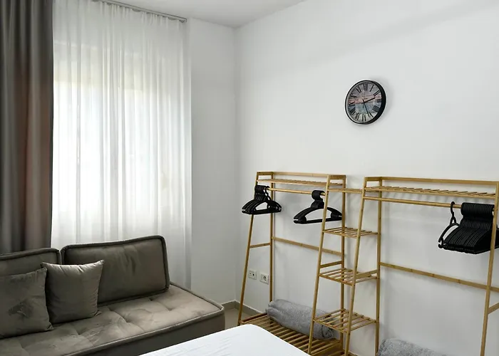 Apartment Center Gem With Jacuzzi & Terrace