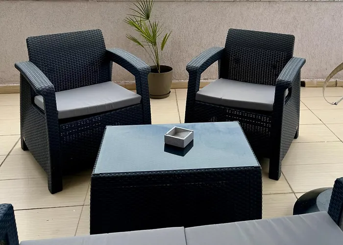 Apartment Center Gem With Jacuzzi & Terrace Durres
